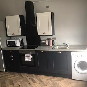 My Perfect Place & -some With Hot Tub- Free Parking Apartment