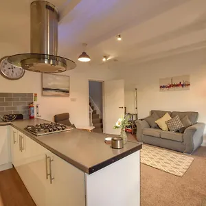 The Place By The Sea Apartment