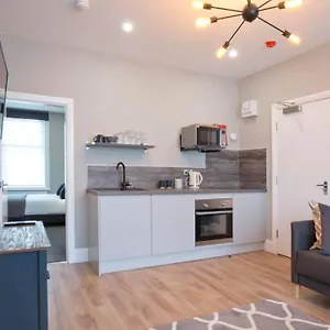 Blackbird Luxury 6 Apartment