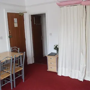 Lawnswood Holiday Apartment